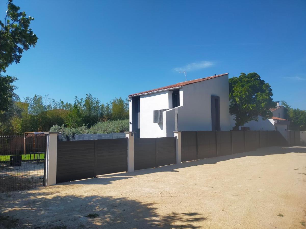 Villa Caremeau 2 Nimes Exterior photo